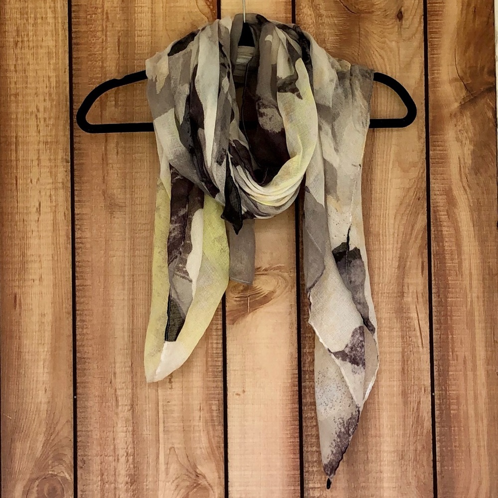 Vera Wang Scarf